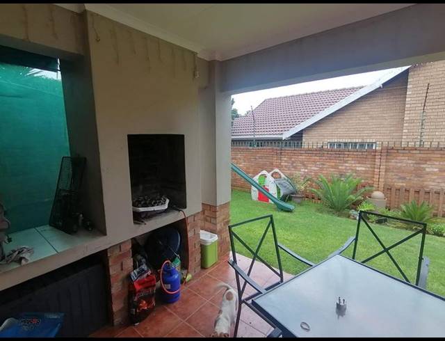 2 BEDROOM TOWNHOUSE FOR SALE IN AMBERFIELD